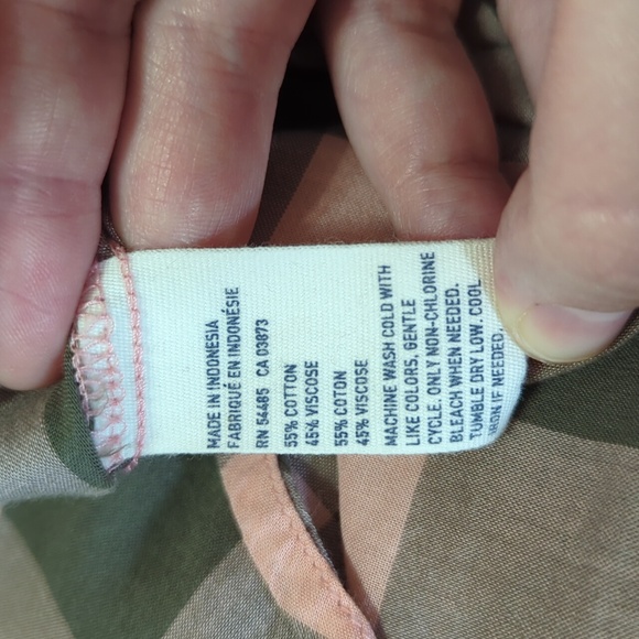 EUC Checkered Button-Down - Picture 8 of 8